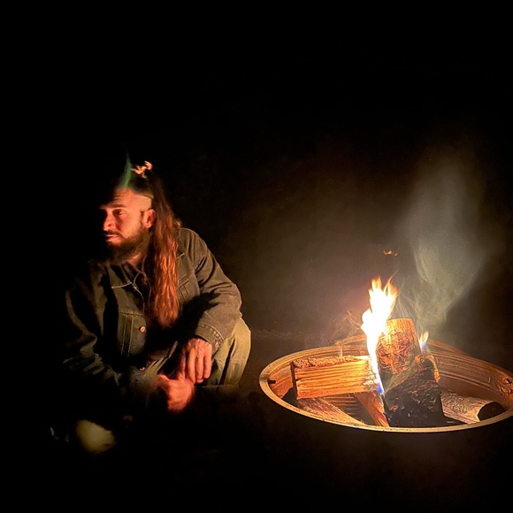 Meet your Posher, Ari - Picture 2 of 2